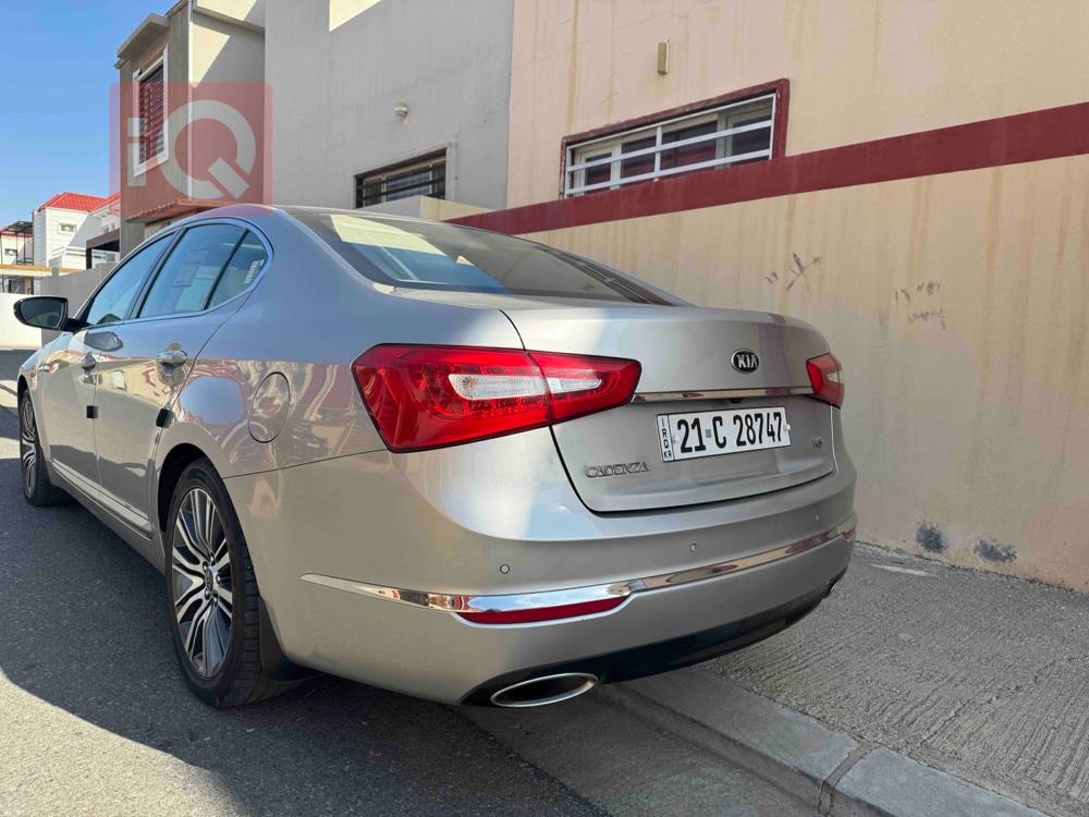 Kia Cadenza